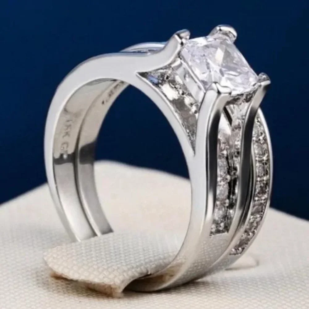 NEW 925 STERLING SILVER ENGAGEMENT DIAMOND RING SET, CUTE RING, SHINY RING. - Picture 3 of 5